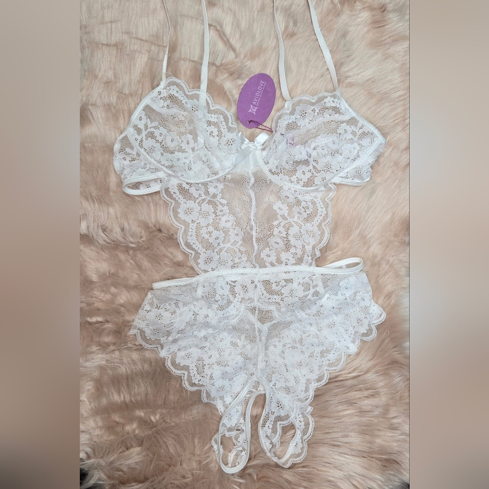 Avidlove Women Lingerie Size Small Color White One Piece Lace See Through NWT